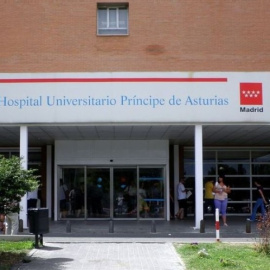 Entrada al Hospital Príncipe de Asturias / EFE