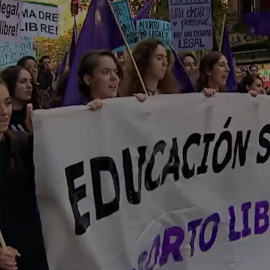 Estas son las barreras que se encuentran las mujeres que quieren abortar en España