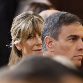 El presidente del gobierno, Pedro Sánchez, y su esposa, Begoña Gómez, en el palacio Real de Madrid, a 19 de junio de 2024.