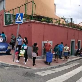 Una cola de vecinos para hacerse con alimentos este año en Alcobendas.