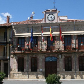 Plaza del Ayuntamiento de Candeleda, en Ávila.