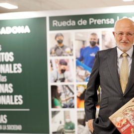 El presidente de Mercadona, Juan Roig,  posa en la presentación de los resultados de la cadena de supermercado en 2020. EFE/Ana Escobar