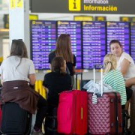 Más de doscientos trenes y 58 vuelos cancelados por las huelgas de Iberia y Renfe