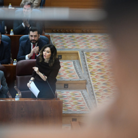 La presidenta de la Comunidad de Madrid, Isabel Díaz Ayuso, interviene durante un pleno en la Asamblea de Madrid. E.P./Fernando Sánchez