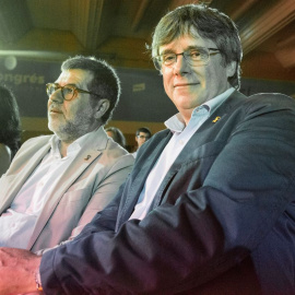 El secretario general de Junts, Jordi Sànchez, y el expresidente de la Generalitat, Carles Puigdemont, juntos en Argelès-sur-Mer, a 4 de junio de 2022.