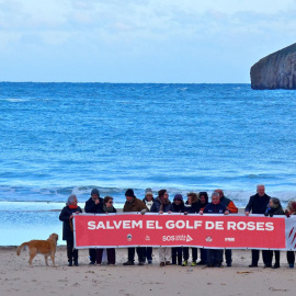 Diverses entitats ecologistes es manifesten en defensa del golf de Roses per evitar la construcció de parcs eòlics marins