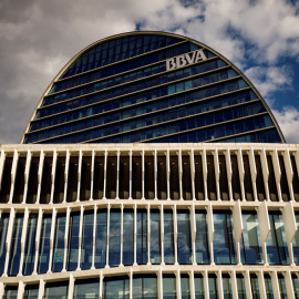 La sede del BBVA, el edificio conocido como La Vela, en la zona norte de Madrid. REUTERS/Juan Medina