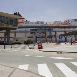 El puerto de Melilla, en una foto de archivo. / EFE