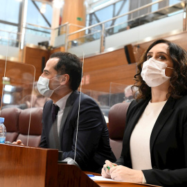 10/12/2020.- La presidenta de la Comunidad de Madrid, Isabel Díaz Ayuso, y el vicepresidente regional, Ignacio Aguado, durante el pleno celebrado este jueves en la Asamblea de Madrid.