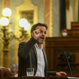 15/12/2020.- El presidente del grupo de Unidas Podemos en el Congreso, Jaume Asens, interviene durante una sesión plenaria en el Congreso de los Diputados, en Madrid (España), a 15 de diciembre de 2020. El Pleno del Congreso debate hoy la propuesta del 