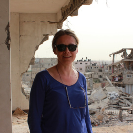 Raquel Martí, directora de la UNRWA España, en una visita a Franja de Gaza antes del 7 de octubre de 2023