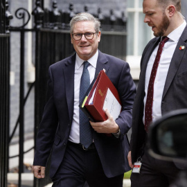 El primer ministro británico Keir Starmer frente a Downing Street este miércoles.