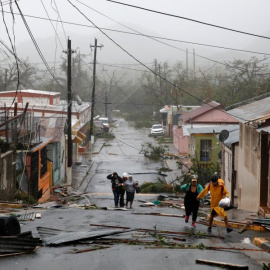 Una calle de Puerto Rico durante el paso del huracán María en 2017. - REUTERS