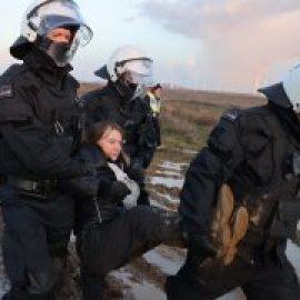 Detienen a Greta Thunberg en una protesta contra las minas de la ciudad alemana de Lützerath