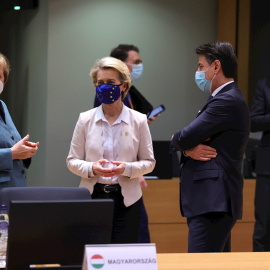 Ursula von der Leyen, Angela Merkel y Giuseppe Conte en la cumbre europea que se celebró el 10 de diciembre en Bruselas.