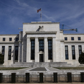 El edificio de la Reserva Federal de EEUU (Fed), en la Avenida Constitución, de Washington. REUTERS/Brendan McDermid