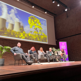 Imagen del debate sobre cómo transitar hacia un modelo energético, sostenible y justo.