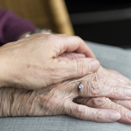 La Fundación Pasqual Maragall lanza grupos de apoyo online para cuidadores de familiares con Alzheimer en Cantabria