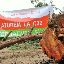 L'ampliació de la C-32 ha topat amb una forta oposició ecoogistes. ATUREM LA C-32