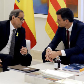 El presidente del gobierno Pedro Sánchez y el president de la Generalitat Quim Torra, durante la reunión de este lunes. /EFE