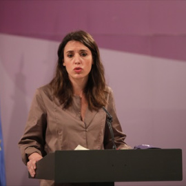 La ministra de Igualdad, Irene Montero, durante una rueda de prensa en la sede ministerial, a 21 de abril de 2021, en Madrid (España).