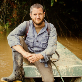 El reportero David Beriain dirige y presenta Amazonas Clandestino en Discovery MAX.