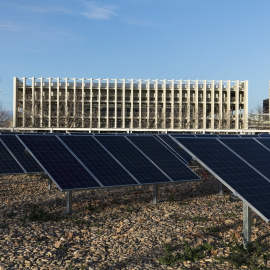 Placas solares en el Repsol Technology Lab, en la localidad madrileña de Móstoles.