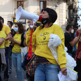 Protesta de docents a la plaça Sant Jaume de Barcelona.