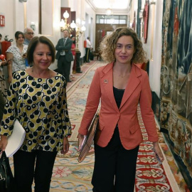 La presidenta del Congreso de los Diputados Meritxell Batet (d), a su llegada a la reunión de la Mesa del Congreso de los Diputa