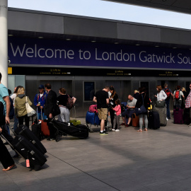 Entrada del aeropuerto londinense de Gatwick. REUTERS/Hannah McKay