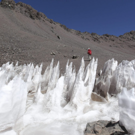 Foto archivo cerro Aconcagua, glaciares cordillera de los Andes.- EFE