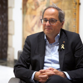 El president de la Generalitat, Quim Torra, durante la entrevista con Públic, en el Palau de la Generalitat. Joel Kashila