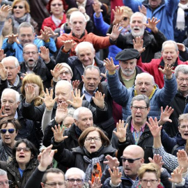 Pensionistas durante la concentración en Bilbaoel pasado lunes. EFE/ Luis Tejido