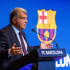 El presidente del FC Barcelona, Joan Laporta, durante la comparecencia sobre el 'caso Negreira', a 17 de abril de 2023.