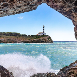 El far de Portocolom, a Felanitx, a l'illa de Mallorca