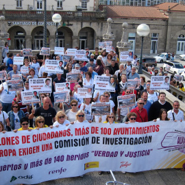 Familiares y víctimas del accidente de Angrois en Santiago de Compostela, en el cuarto aniversario del accidente. EUROPA PRESS