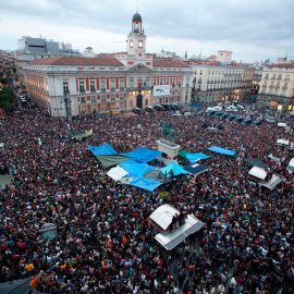 Puerta del Sol de Madrid durante el 15-M en una imagen de archivo. REUTERS/ Paul Hanna