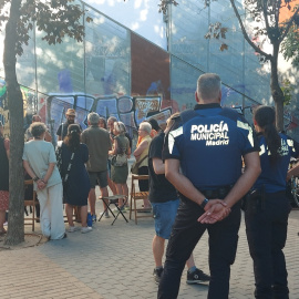 08/07/2023 - La Policía Municipal irrumpe en una charla sobre el Cambio Climático en Carabanchel, a 8 de julio de 2023.