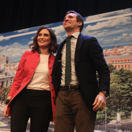 La candidata del PP a presidir la Comunidad de Madrid, Isabel Díaz Ayuso, y el presidente del PP, Pablo Casado. - Ricardo Rubio / Europa Press / Archivo