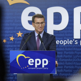 El presidente del Partido Popular, Alberto Núñez Feijóo, ofrece una rueda de prensa tras su participación en la cumbre del PP Europeo este 29 de junio de 2023.