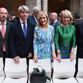 El exvicepresidente de la Comunidad de Madrid, Pedro Rollán; los expresidentes de la Comunidad de Madrid, Ángel Garrido; Cristina Cifuentes y Esperanza Aguirre, y el exalcalde y expresidente de la Comunidad de Madrid Alberto Ruiz Gallardón, durante el 