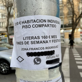 Cartel publicitario de literas en alquiler.- TW