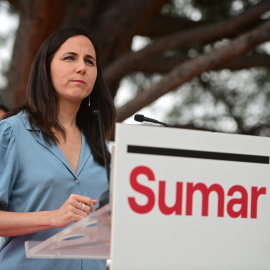 La secretaria general de Podemos, Ione Belarra, interviene durante un acto público de Sumar, a 17 de julio de 2023, en Pamplona