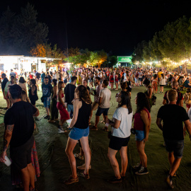 Ambiente durante una actuación en el festival Leturalma, a 21 de julio de 2023, en Letur, Albacete, Castilla-La Mancha.