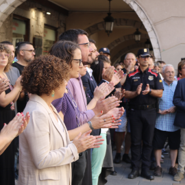 28-7-2023 Algunes de les autoritats aplaudint en el minut de silenci a Girona