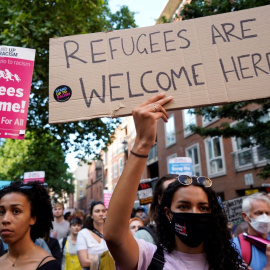 Manifestación contra la intención del Gobierno del Reino Unido de deportar a los solicitantes de asilo a Ruanda, en Londres, a 13 de junio de 2022.