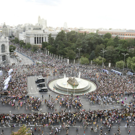 Un momento del desfile del Orgullo 2023 a su paso por la Plaza de Cibeles que recorre hoy Sábado las calles de Madrid.