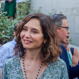 La presidenta de la Comunidad de Madrid, Isabel Díaz Ayuso, en la Ofrenda Floral  a la Virgen de La Paloma, el Colegio La Salle-La Paloma, a 15 de agosto de 2023, en Madrid (España). 