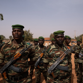 Un grupo de militares de la Gendarmería de Níger, en la escuela de la Gendarmería, a 11 de enero de 2023, en Niamey.