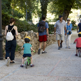 31/07/2023 Familias en el parque El Retiro en julio de 2023